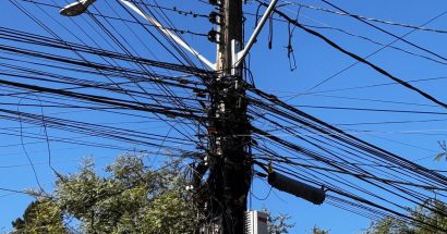Remoção de fios em desuso chega a Rua Saldanha Marinho