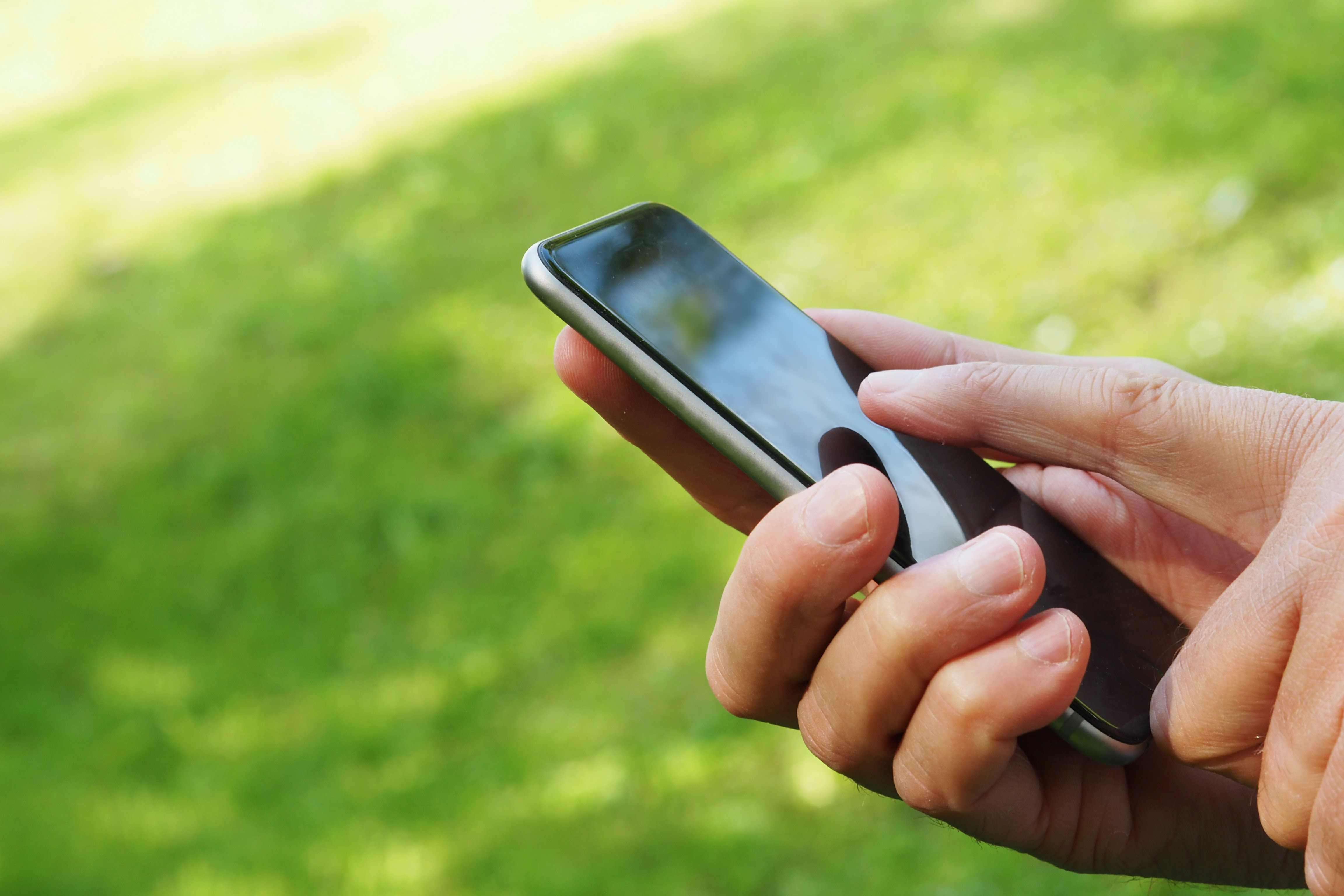 De cada 10 serviços digitais, 8 não checam idade na criação de conta