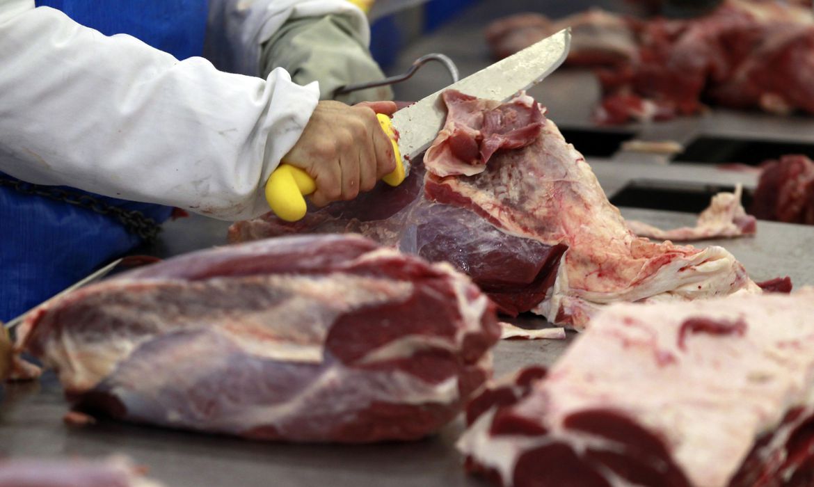 Carne bovina deve ficar ainda mais cara para os brasileiros até o final do ano