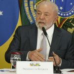 Lula diz que governo apresentará solução para famílias endividadas