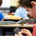 Estado retoma pesquisa sobre resultados da proibição do uso de celulares em sala de aula