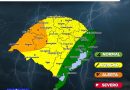 Tempestades com rajadas de vento intensas, granizo isolado e chuva forte atingem o RS nesta quinta-feira