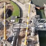 Reforma da Ponte do Fandango recebe reforço com guindastes de grande porte