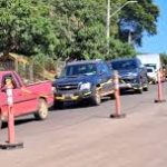Filas marcam serviço de balsa no primeiro dia de bloqueio da Ponte do Fandango
