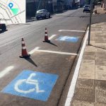 Trânsito inicia pintura de novas vagas para idosos e pessoas com deficiência e faixas de pedestres Trânsito inicia pintura de novas vagas para idosos e pessoas com deficiência e faixas de pedestres