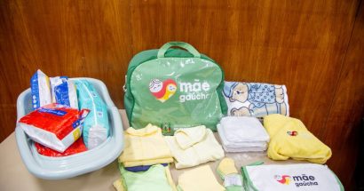 Estado investe mais de R$ 8,4 milhões em nova etapa do Programa Mãe Gaúcha e inicia remessa de kits de maternidade