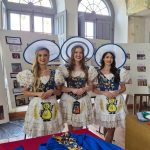 Rainha e Princesas da Fenarroz estiveram visitando exposição no Museu Municipal
