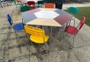 Mais 65 conjuntos de classes e cadeiras chegam às escolas municipais