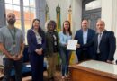 ​Prefeitura e Sociedade Rio Branco firmam parceria para ampliar a prática do tênis entre estudantes da rede municipal